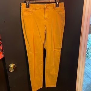 Yellow pants